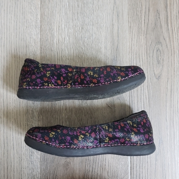 Alegria Women's Petal Floral Ballet Flat Size  6 - Picture 3 of 11